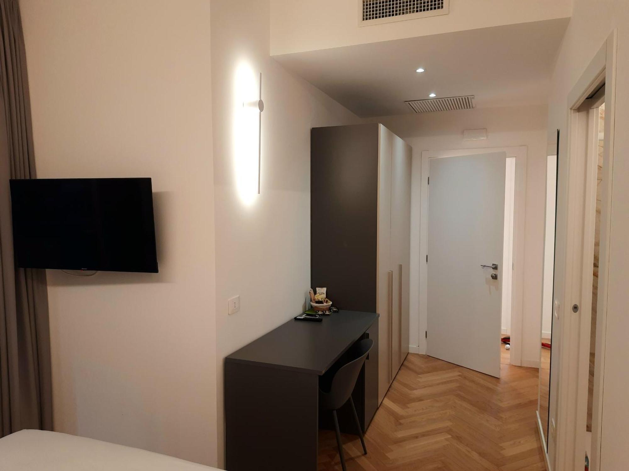 Mako Suites - Centro E Stazione Monza Room photo