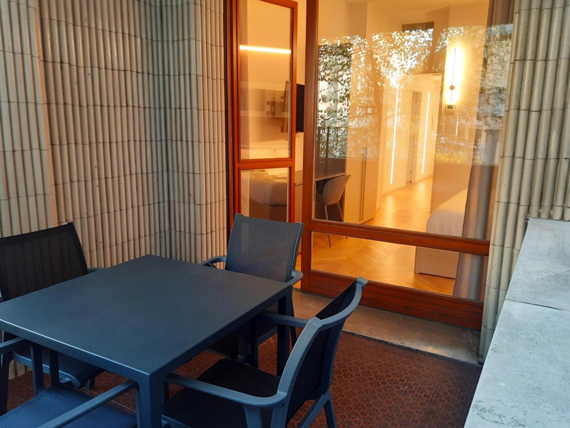 Mako Suites - Centro E Stazione Monza Exterior photo