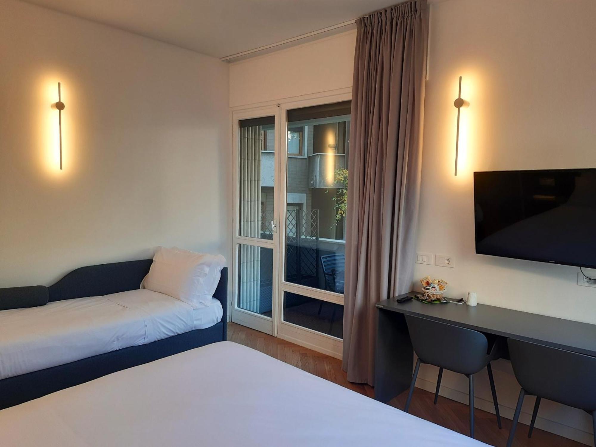 Mako Suites - Centro E Stazione Monza Exterior photo